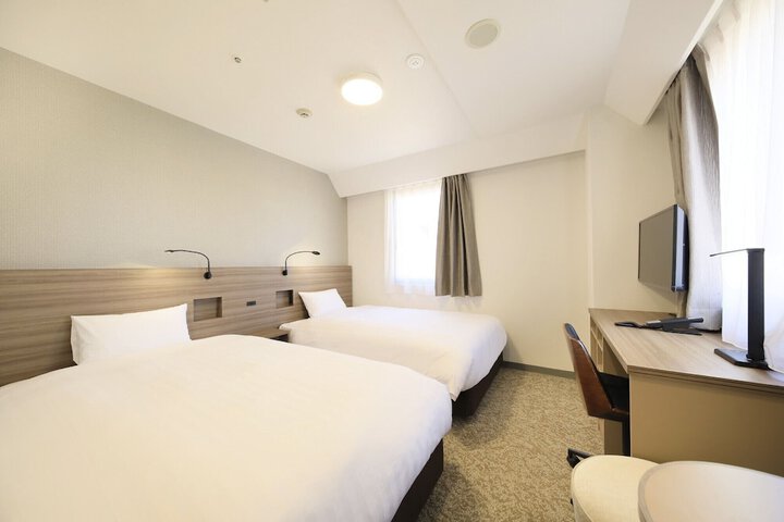 Room 7 of 11