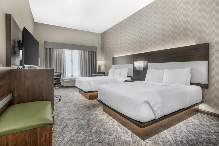 Best Western Plus Parkside Inn &  Suites in Olney, IL