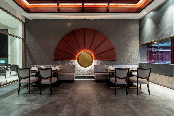 Dining 75 of 137