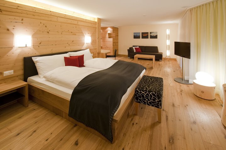 Room 6 of 53