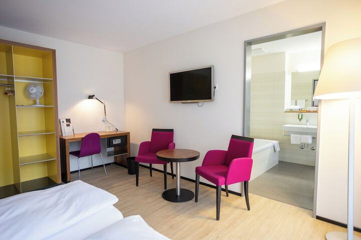 Room 12 of 41