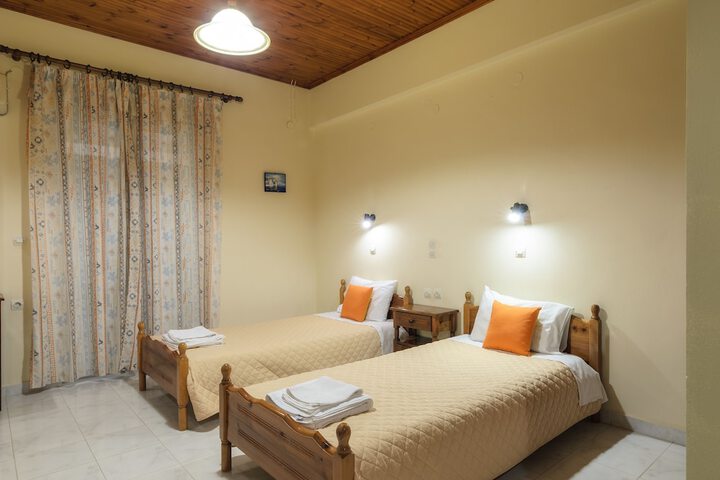 Room 4 of 41