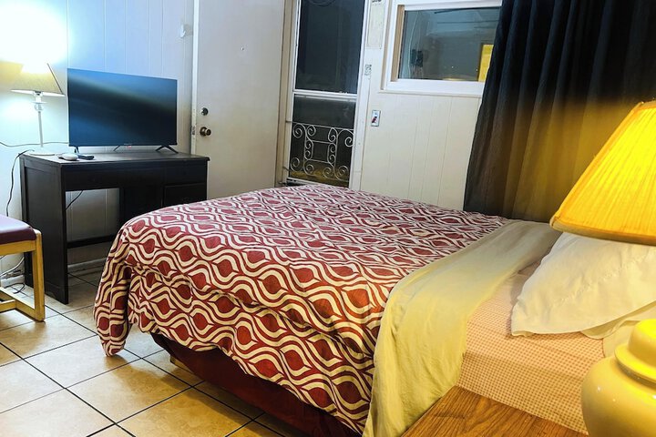 Room 4 of 24