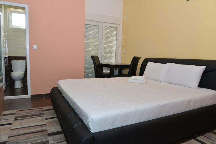 Room 15 of 23