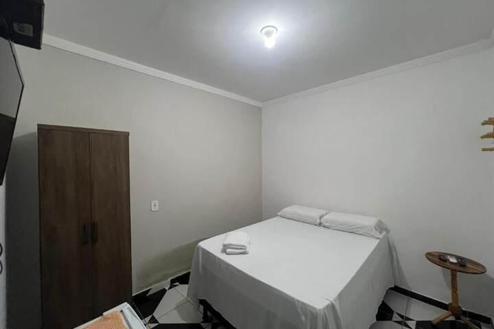 Room 4 of 14