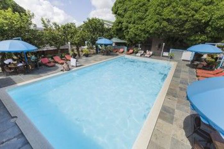 Pool 10 of 14