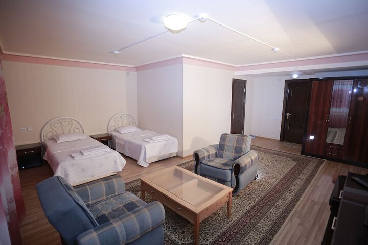 Room 10 of 46