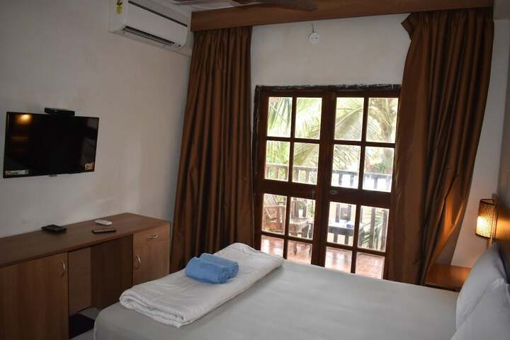 Room 12 of 23