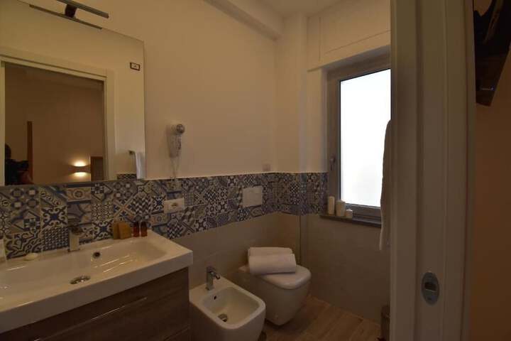 Room 17 of 25