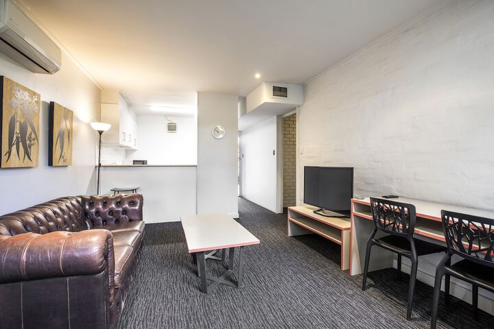 Room 17 of 31