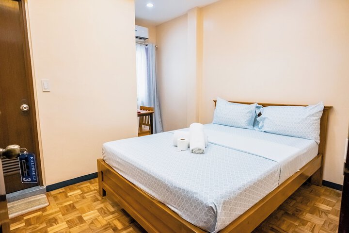 Room 3 of 9