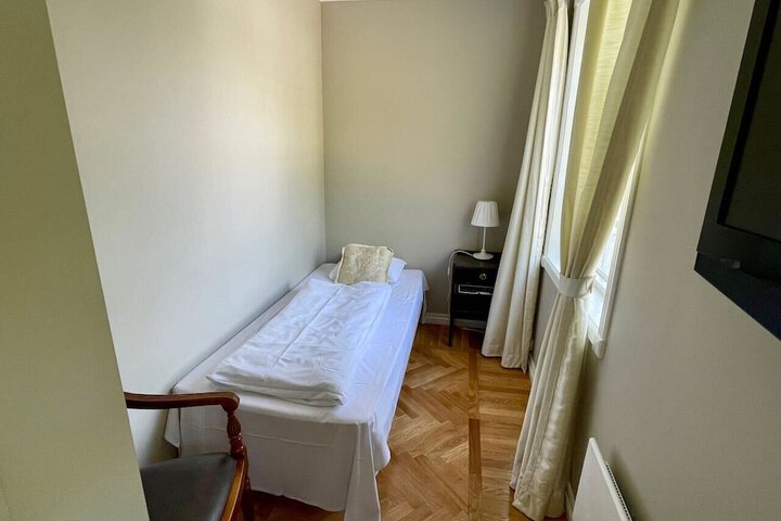 Room 15 of 135