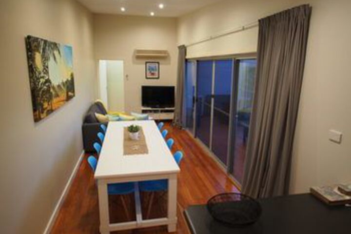 Room 10 of 20