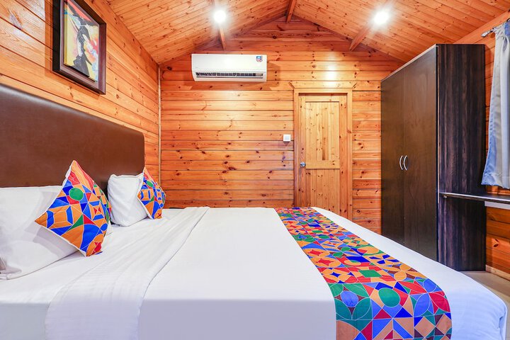 Room 13 of 27