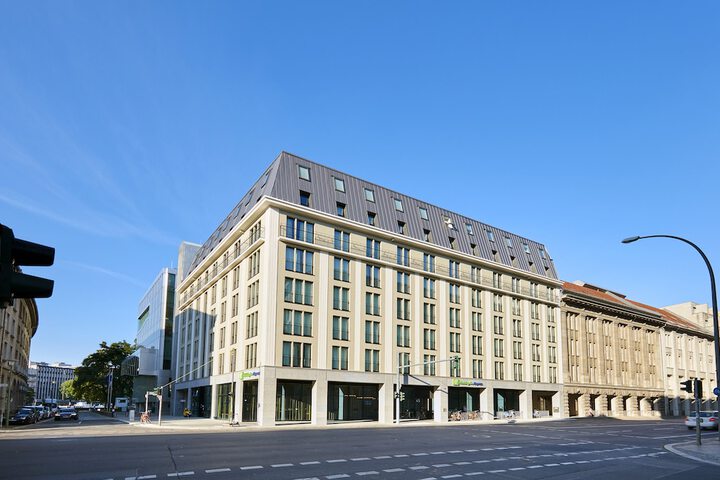 Hotel 74 of 77