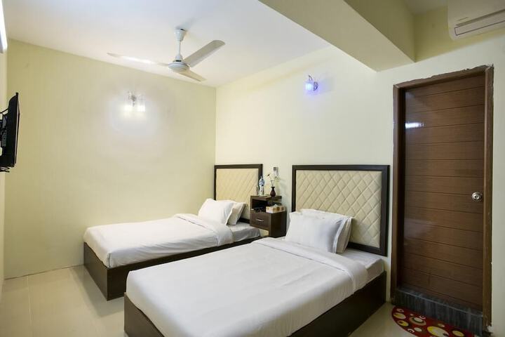 Room 4 of 44