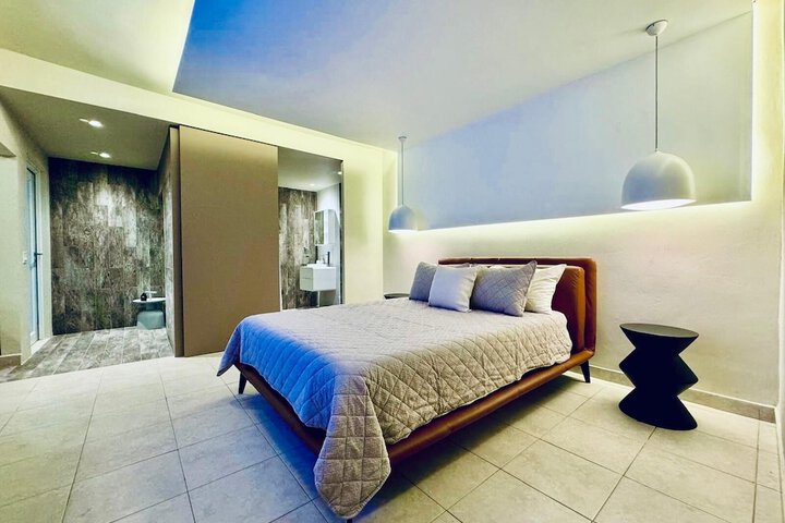 Room 8 of 224