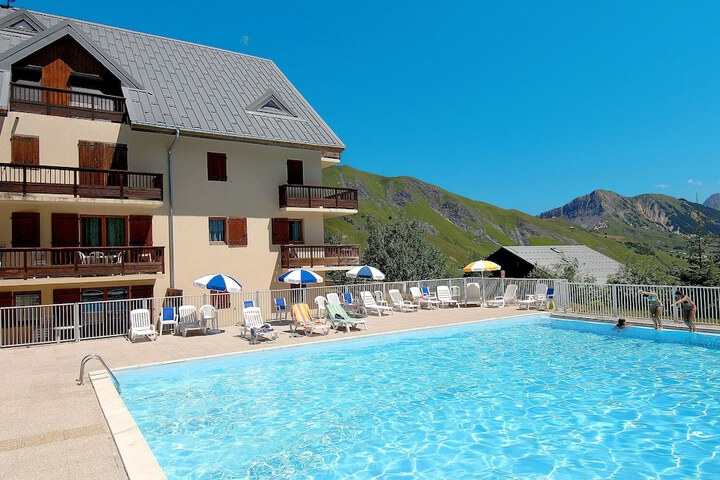 Pools & Facilities