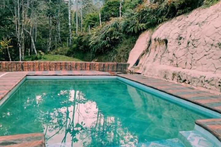 Pool 11 of 24