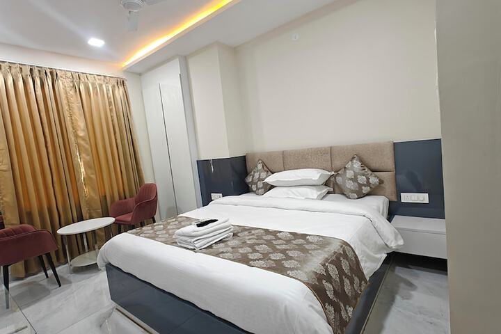 Room 32 of 47