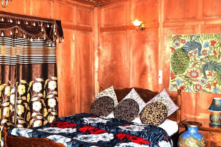 Room 24 of 150