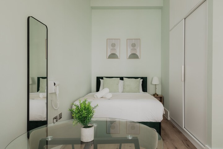 Room 2 of 50