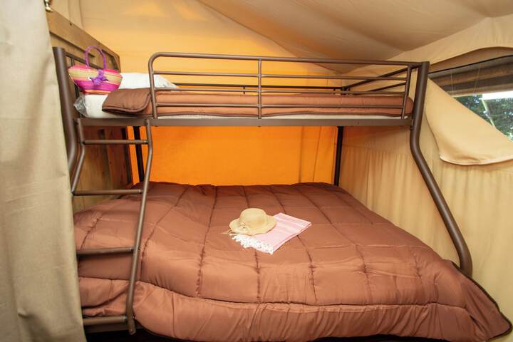 Room 5 of 40