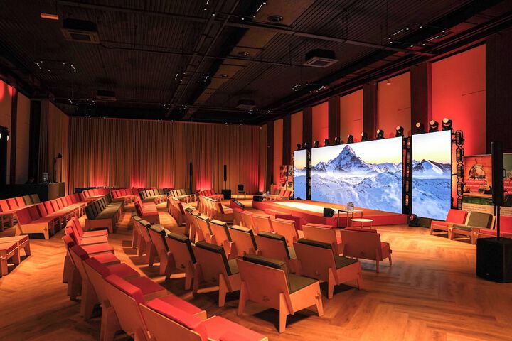 Ballroom/Hall 39 of 44