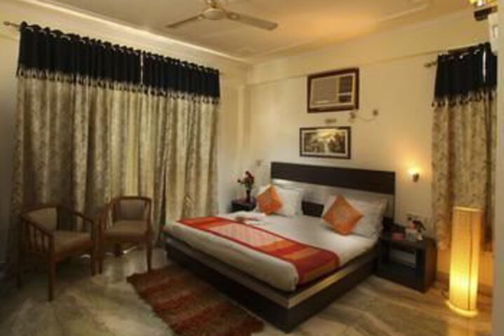 Room 10 of 25
