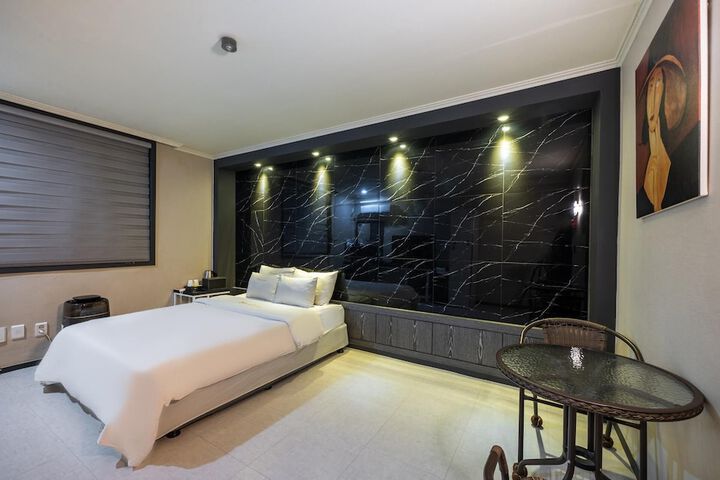 Room 69 of 118
