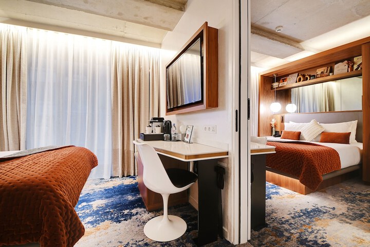 Room 10 of 75