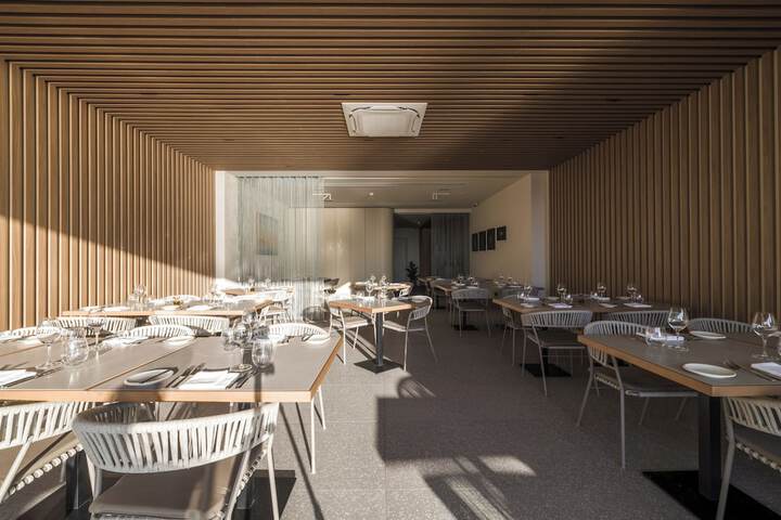 Dining 94 of 109