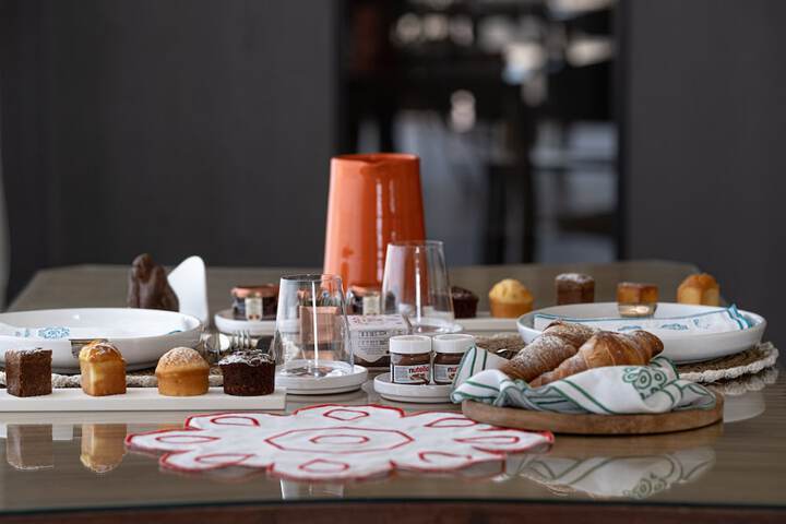 Breakfast/Coffee Service 23 of 36