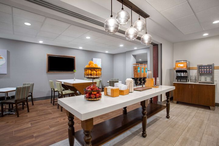 Breakfast/Coffee Service 28 of 42