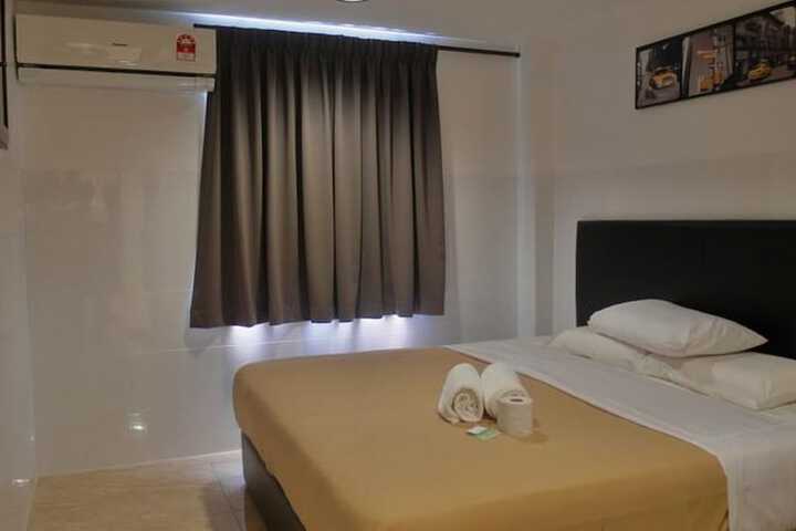 Room 10 of 30