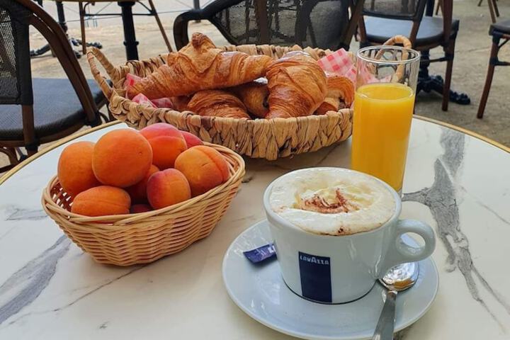 Breakfast/Coffee Service 17 of 21
