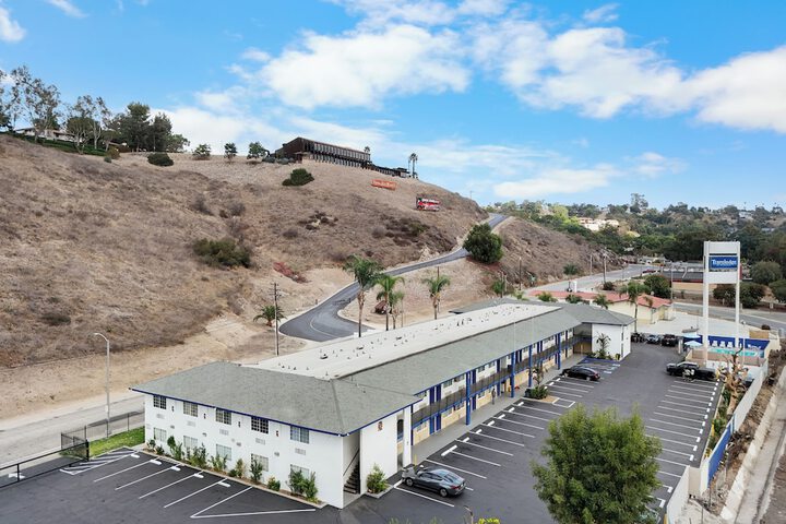 Property Grounds 52 of 62