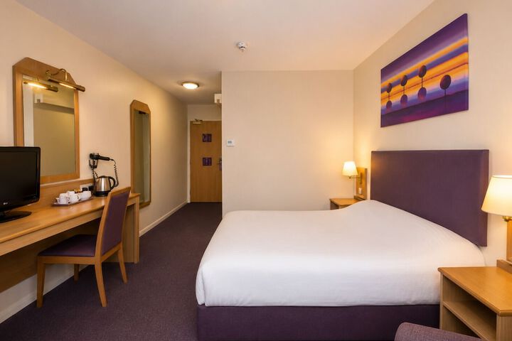 Room 12 of 18