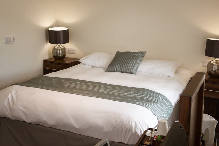 Room 2 of 41