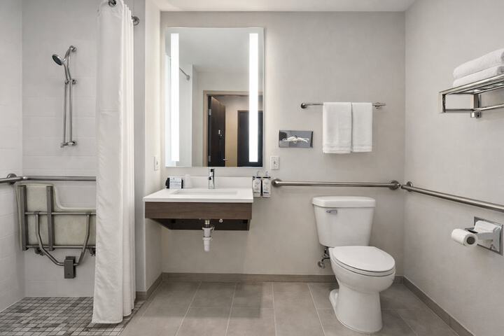 Room 47 of 102