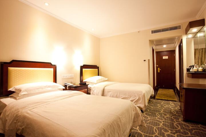 Room 11 of 46