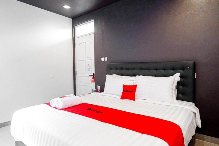 RedDoorz near Bukitsari Semarang