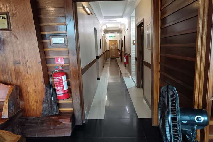 Ballroom/Hall 37 of 41