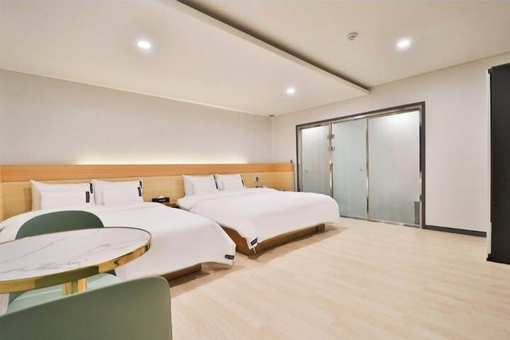 Room 29 of 72