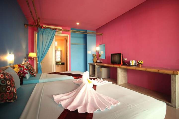 Room 23 of 169