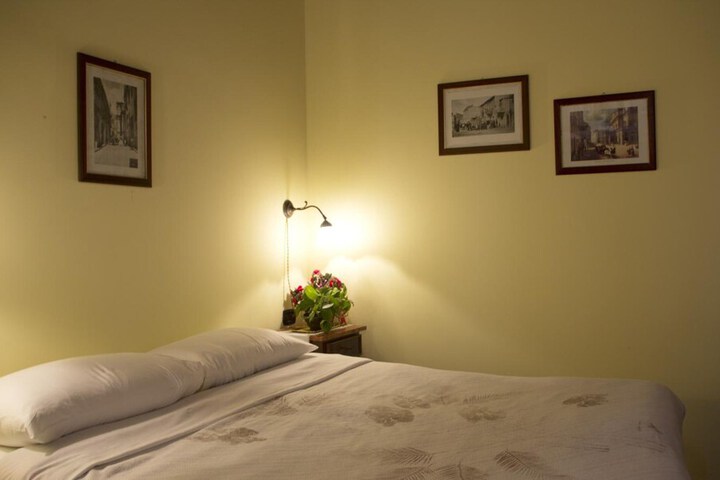 Room 9 of 50