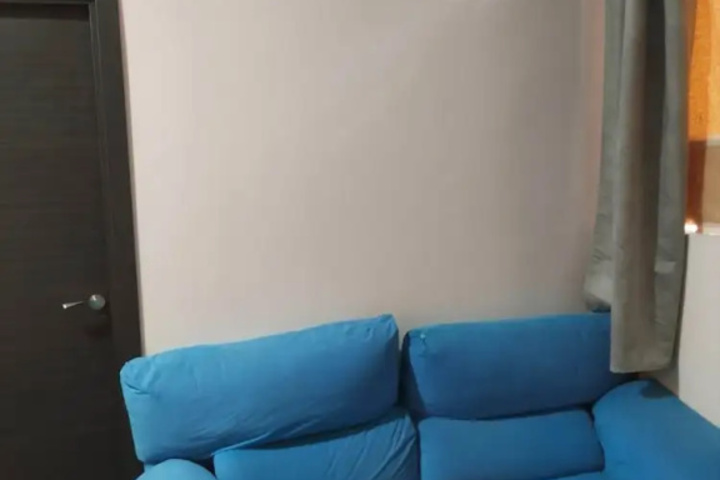 Room 4 of 12