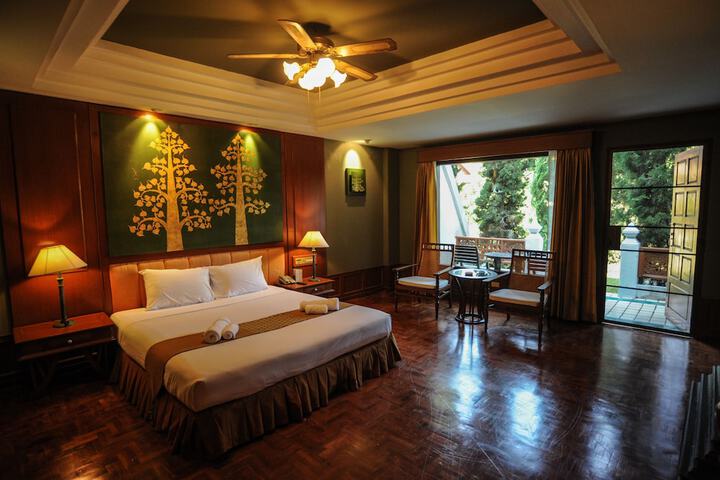 Room 5 of 51
