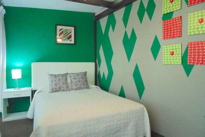Room 4 of 75