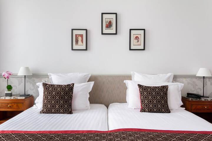 Room 50 of 74